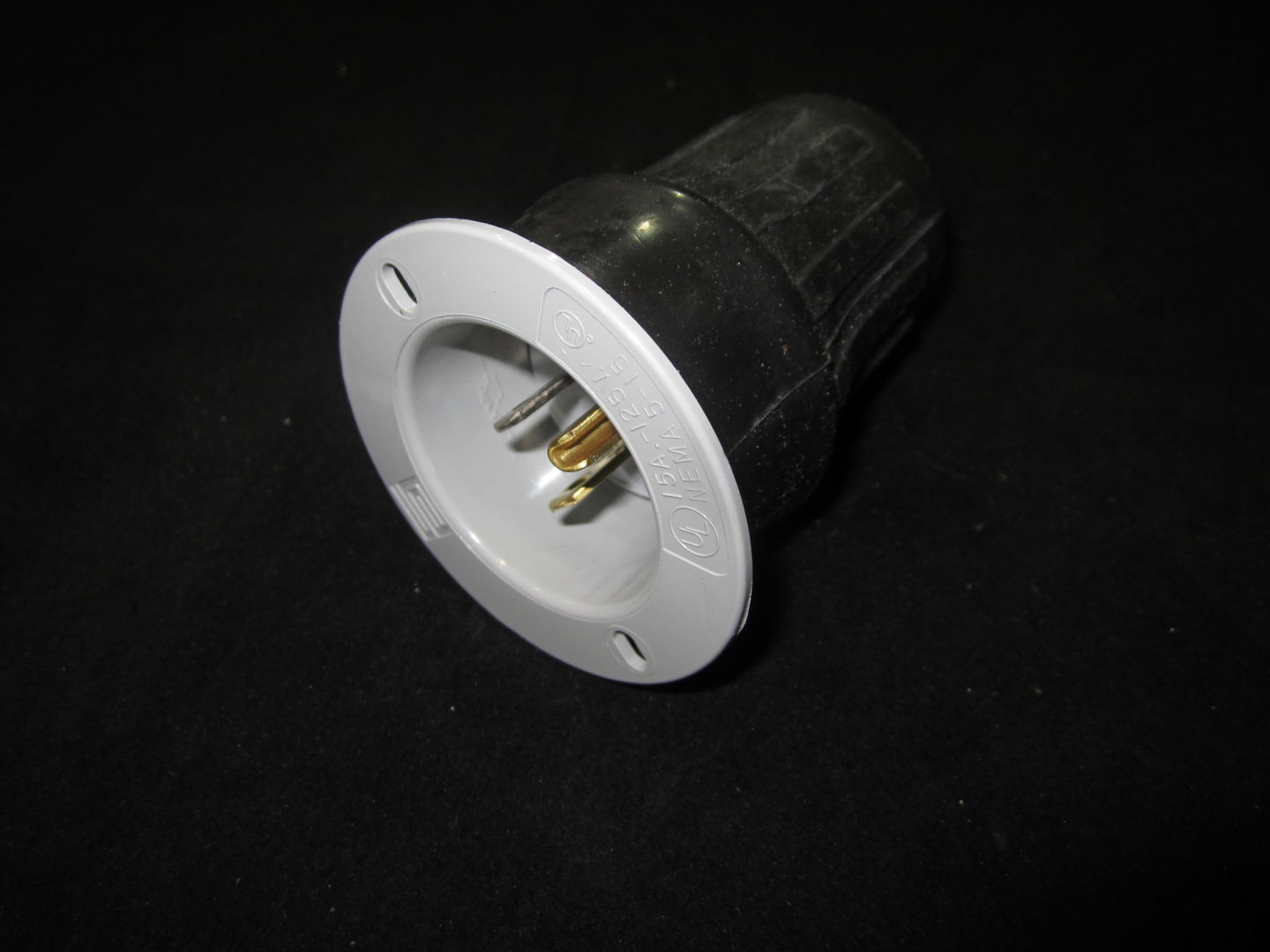 GN-PLUG,FLG INLET,15A/125V