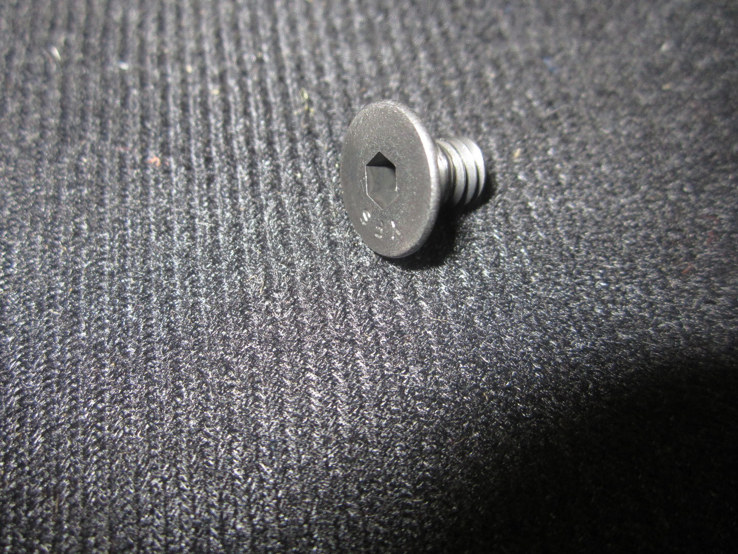 SCREW, COUNTERSUNK CAP