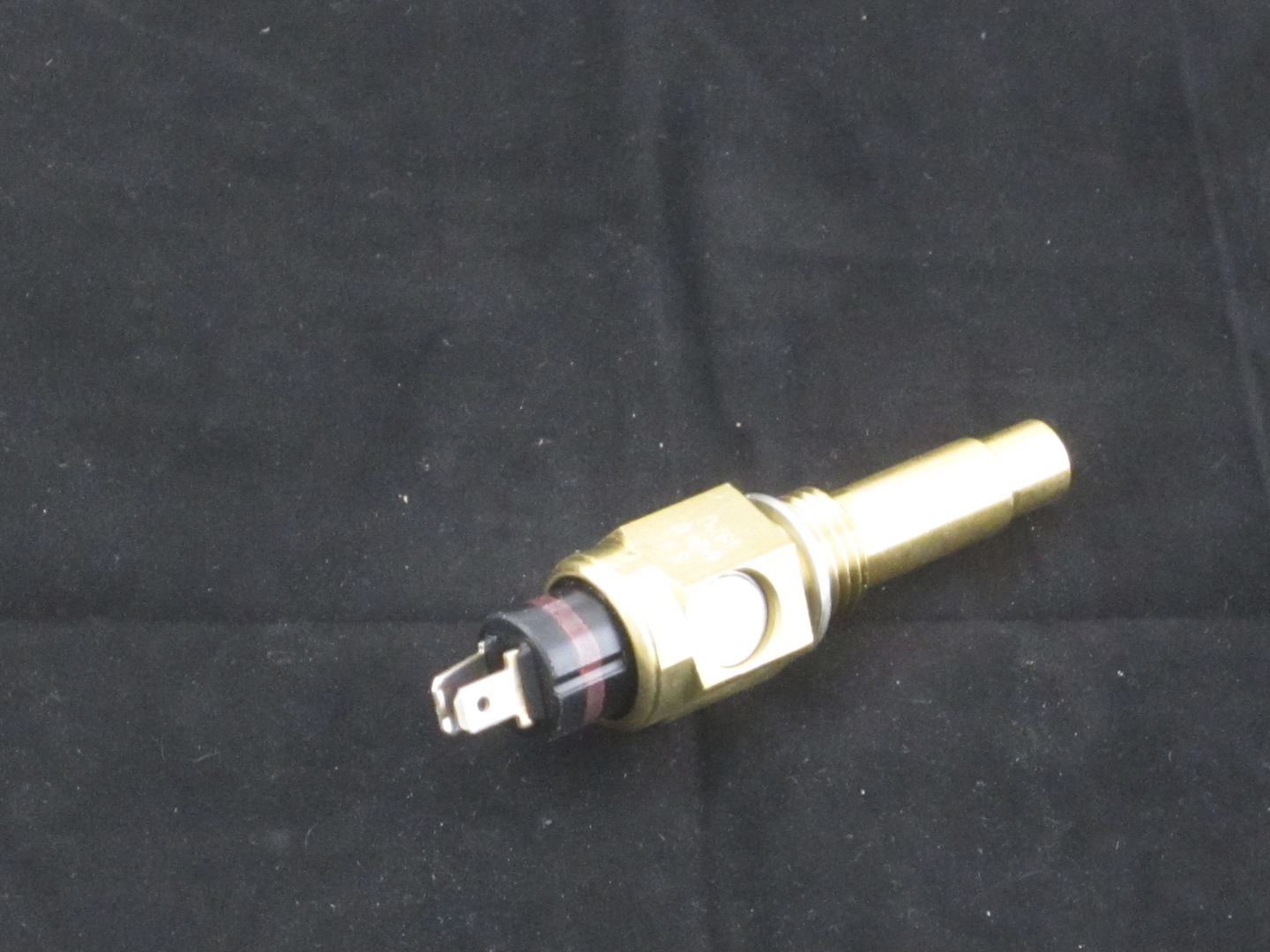 SWITCH, ENGINE OIL TEMPERATURE