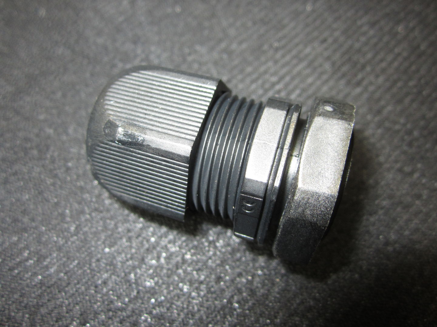 CONNECTOR,STRAIN RELIEF