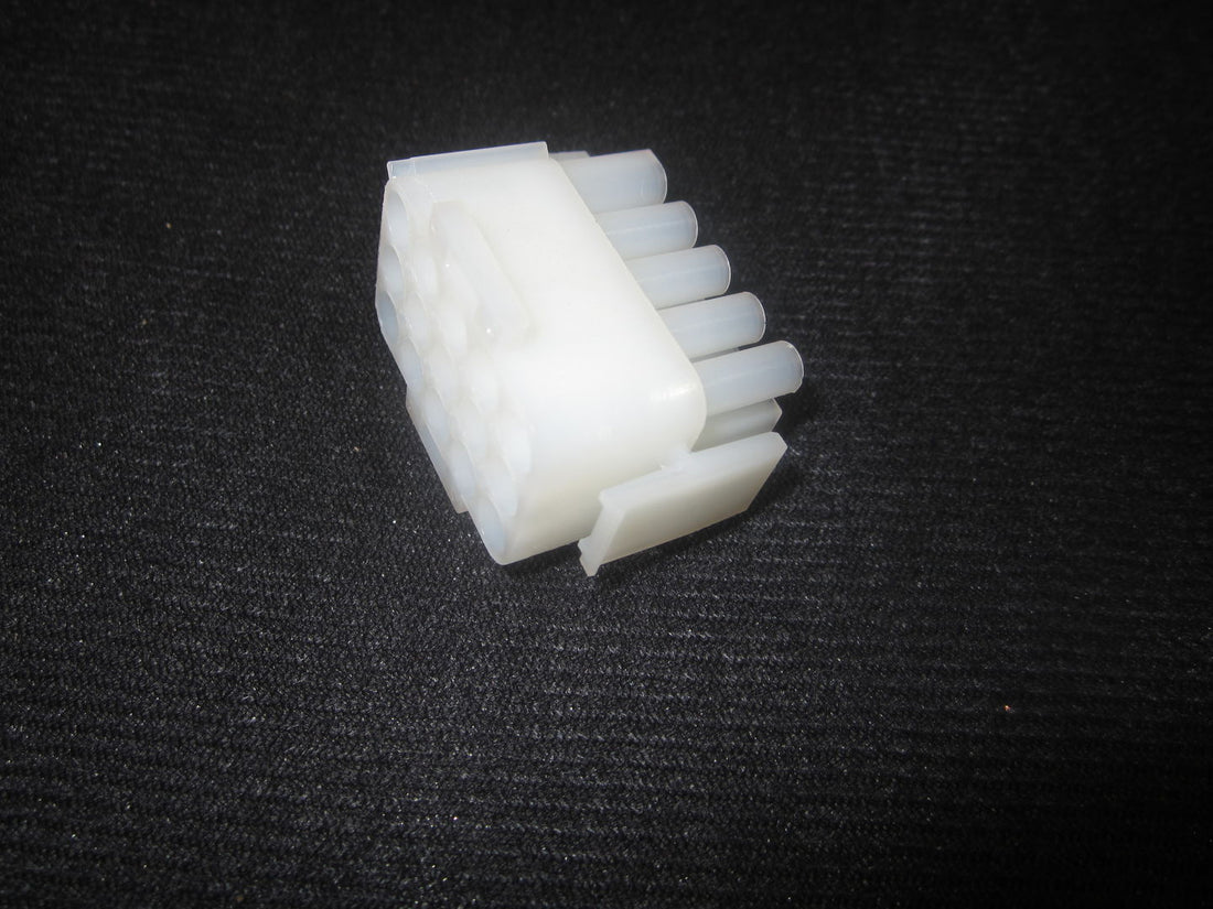 CONNECTOR, MALE 15 PIN