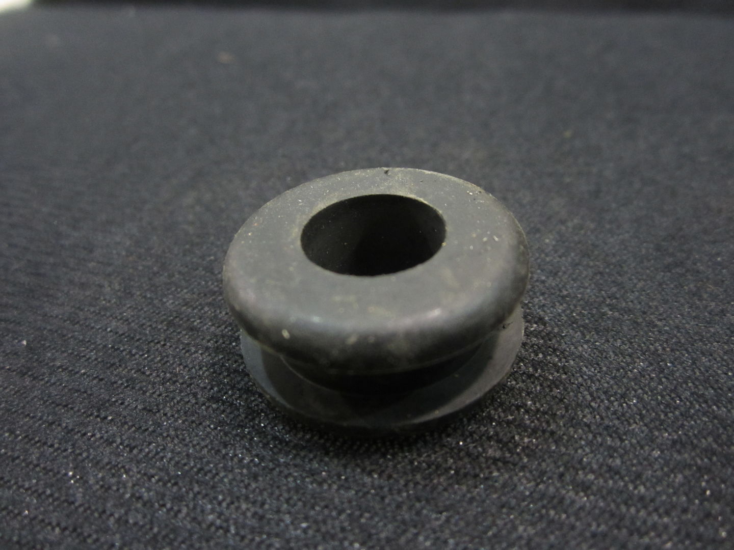 GROMMET